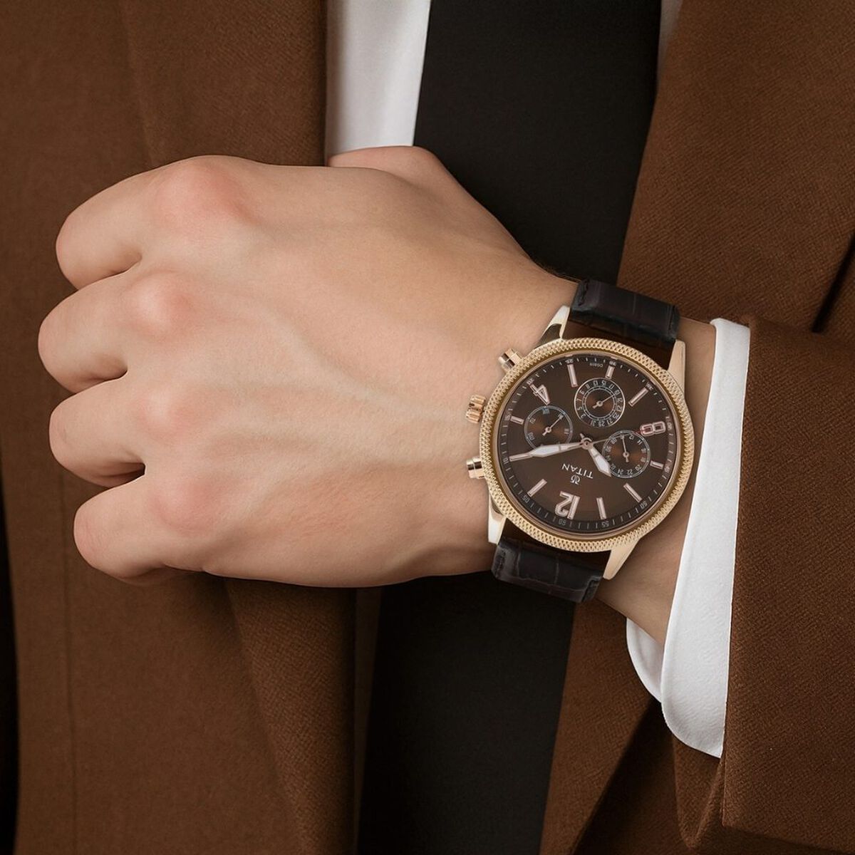 Titan Men's Metropolitan Luxe: Multifunction brown Dial with leather Strap 5