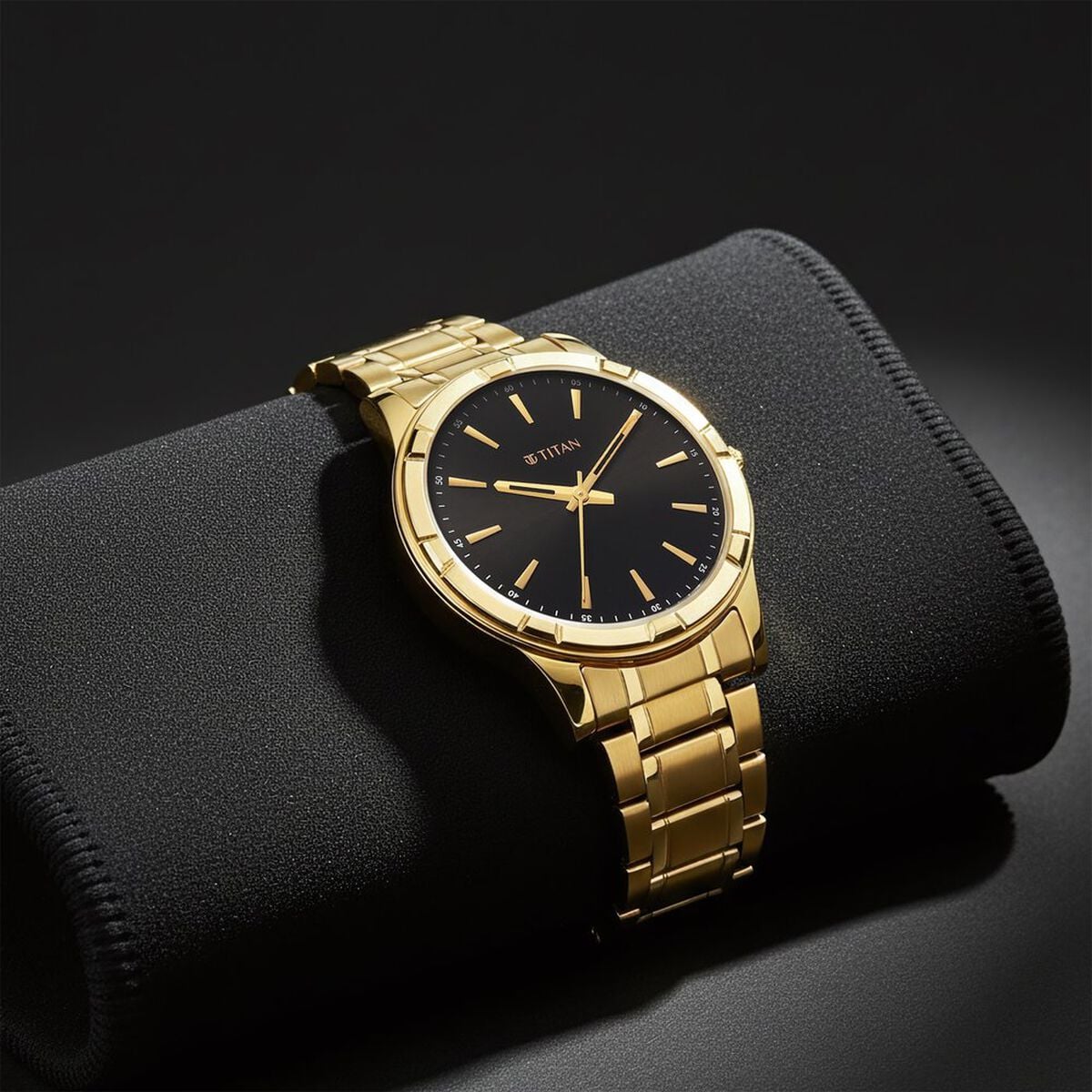 Titan Karishma Quartz Analog Black Dial Golden Stainless Steel Strap Watch For Men 1
