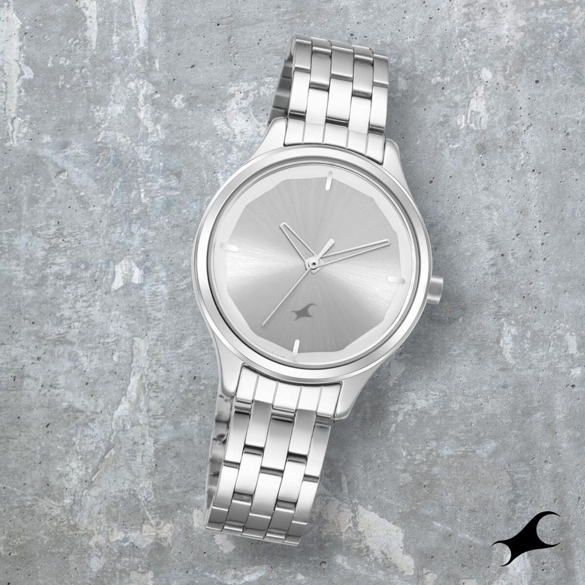 Fastrack Stunners Quartz Analog Silver Dial Metal Strap Watch for Girls 1