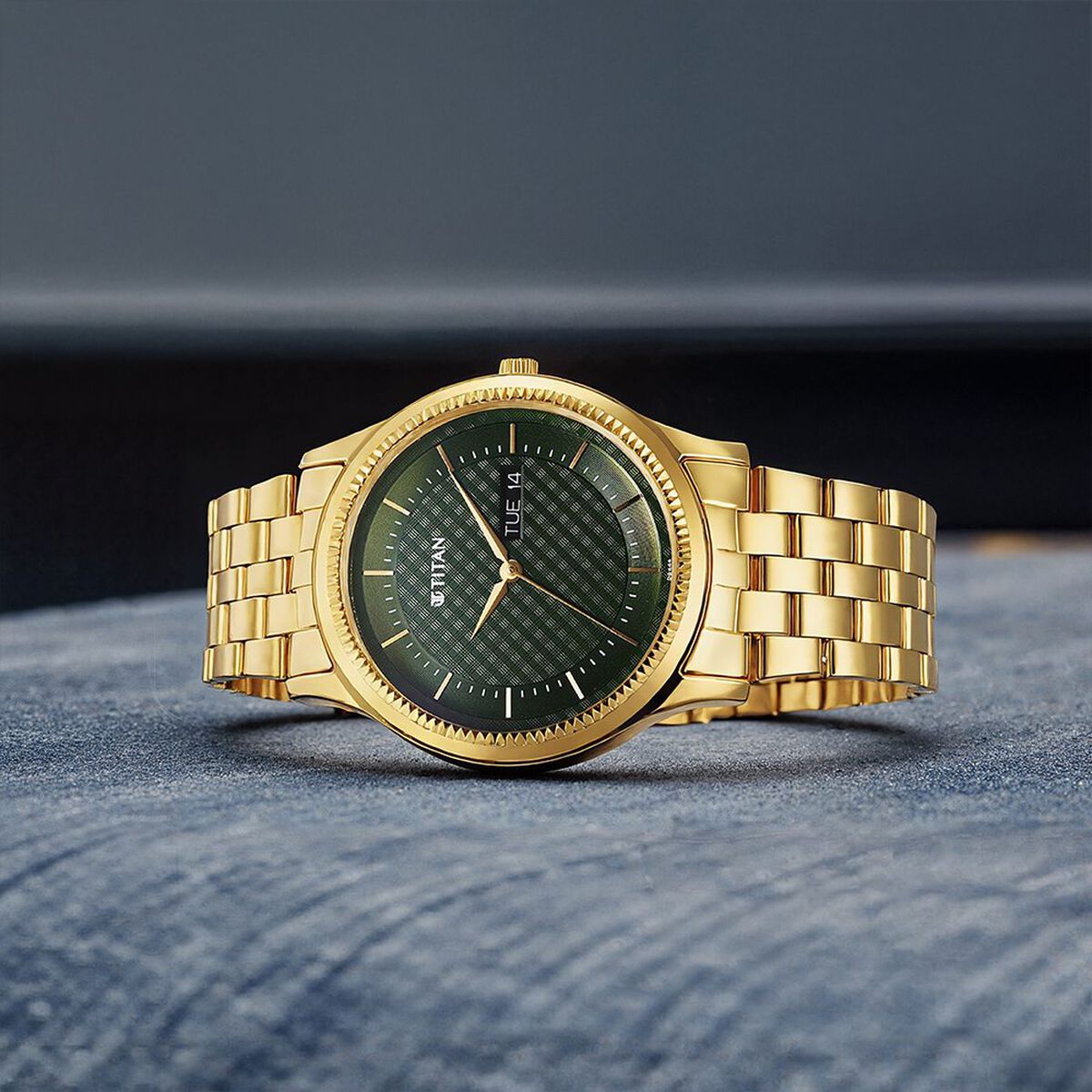 Titan Karishma Quartz Analog with Day and Date Green Dial Stainless Steel Strap Watch For Men 1