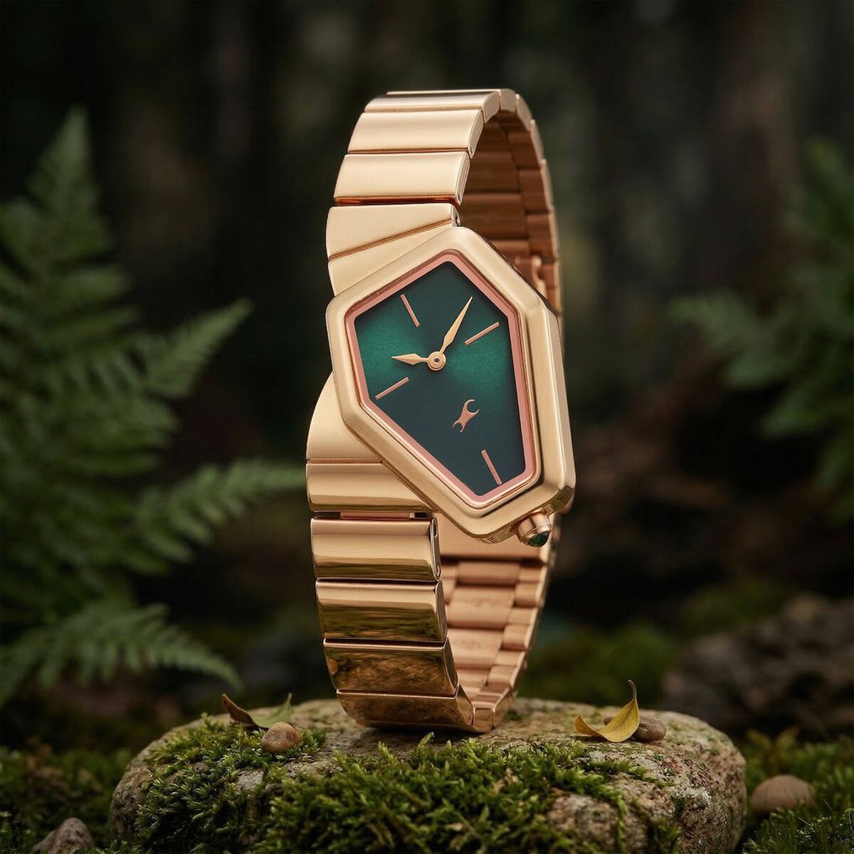 Fastrack Wild Quartz Analog Green Dial Rose Gold Stainless Steel Strap Watch For Girls 2