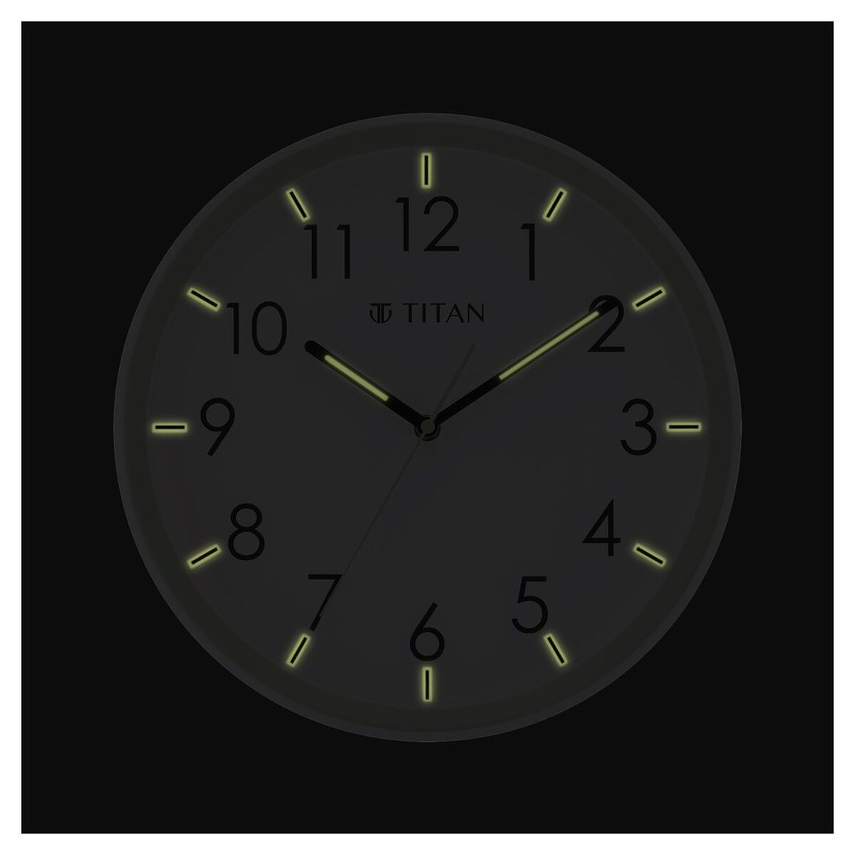 Titan 32.5 cm White-Lume Wall Clock: Stylish Nighttime Illumination 3