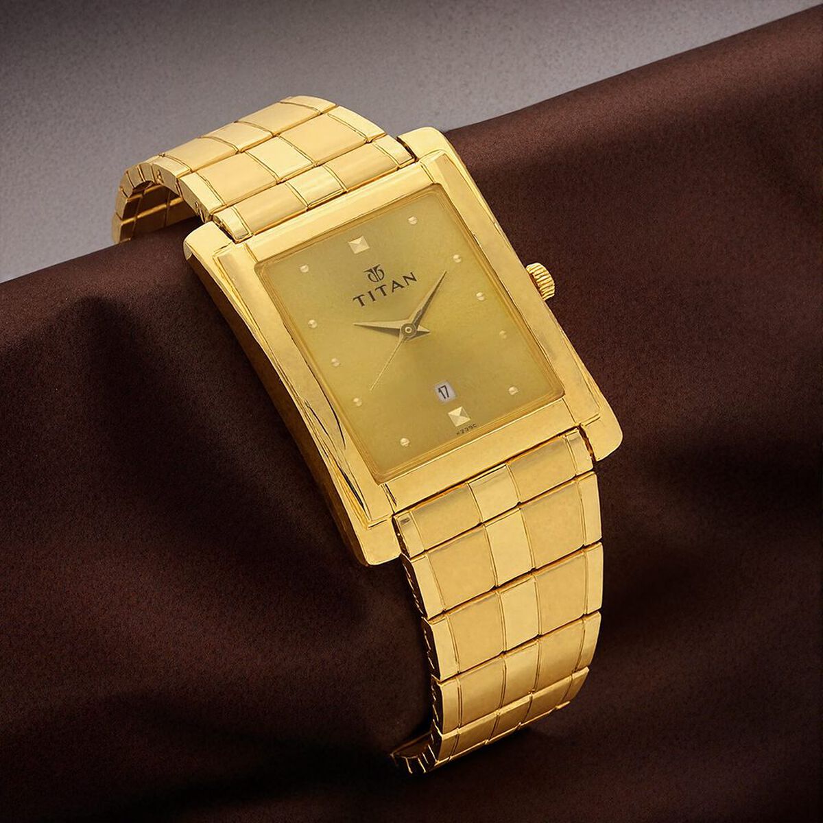 Titan Champagne Dial Analog with Date Metal Strap Watch for Men 1