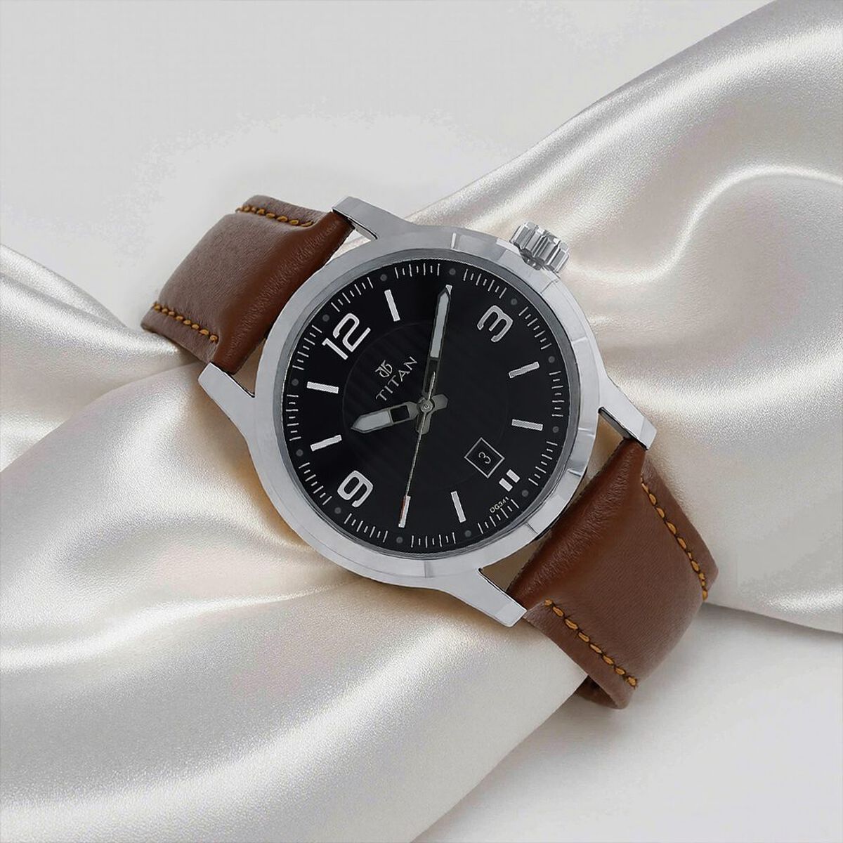 Titan Quartz Analog Black Dial Leather Strap Watch for Men 1