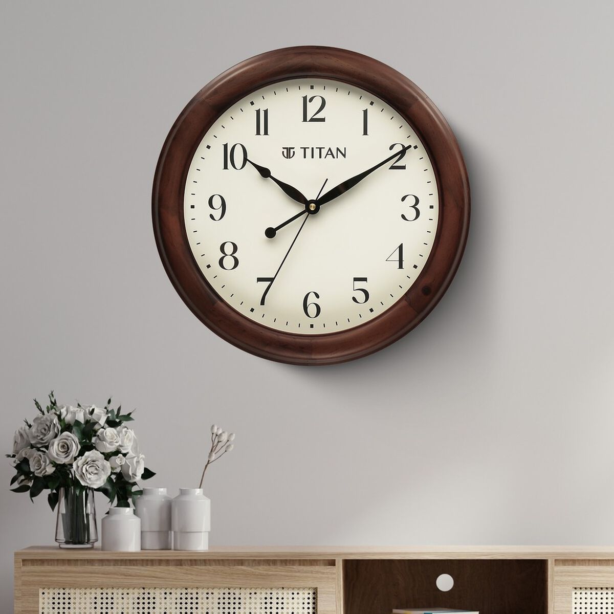 Titan Classic Wooden (35cm x 35 cm) 1