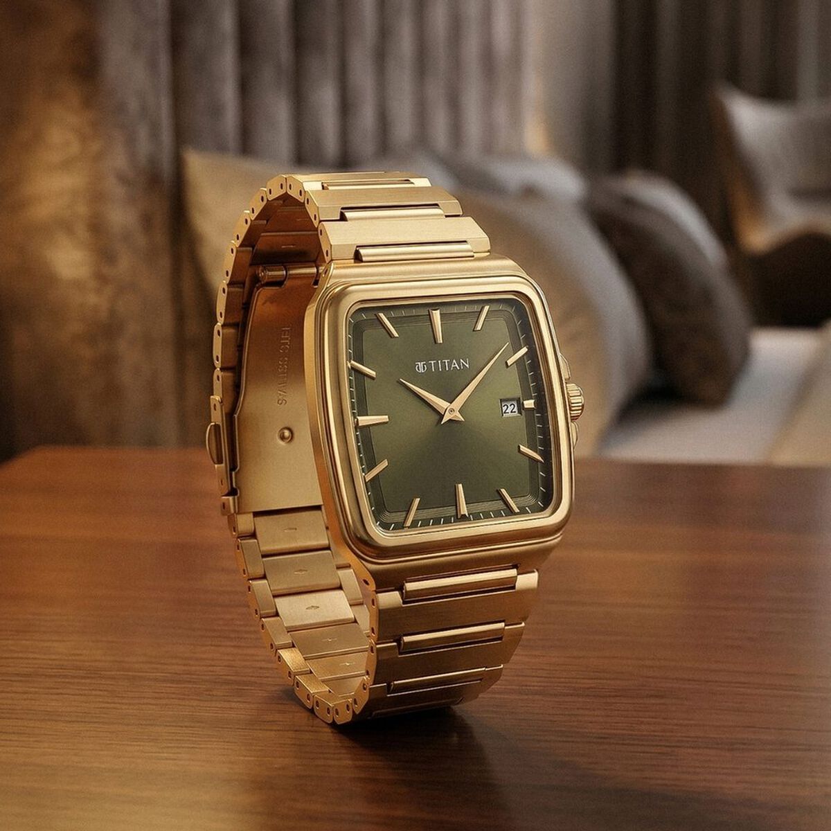 Titan Classique Sleek fit Quartz Analog Executive Style Watch 1