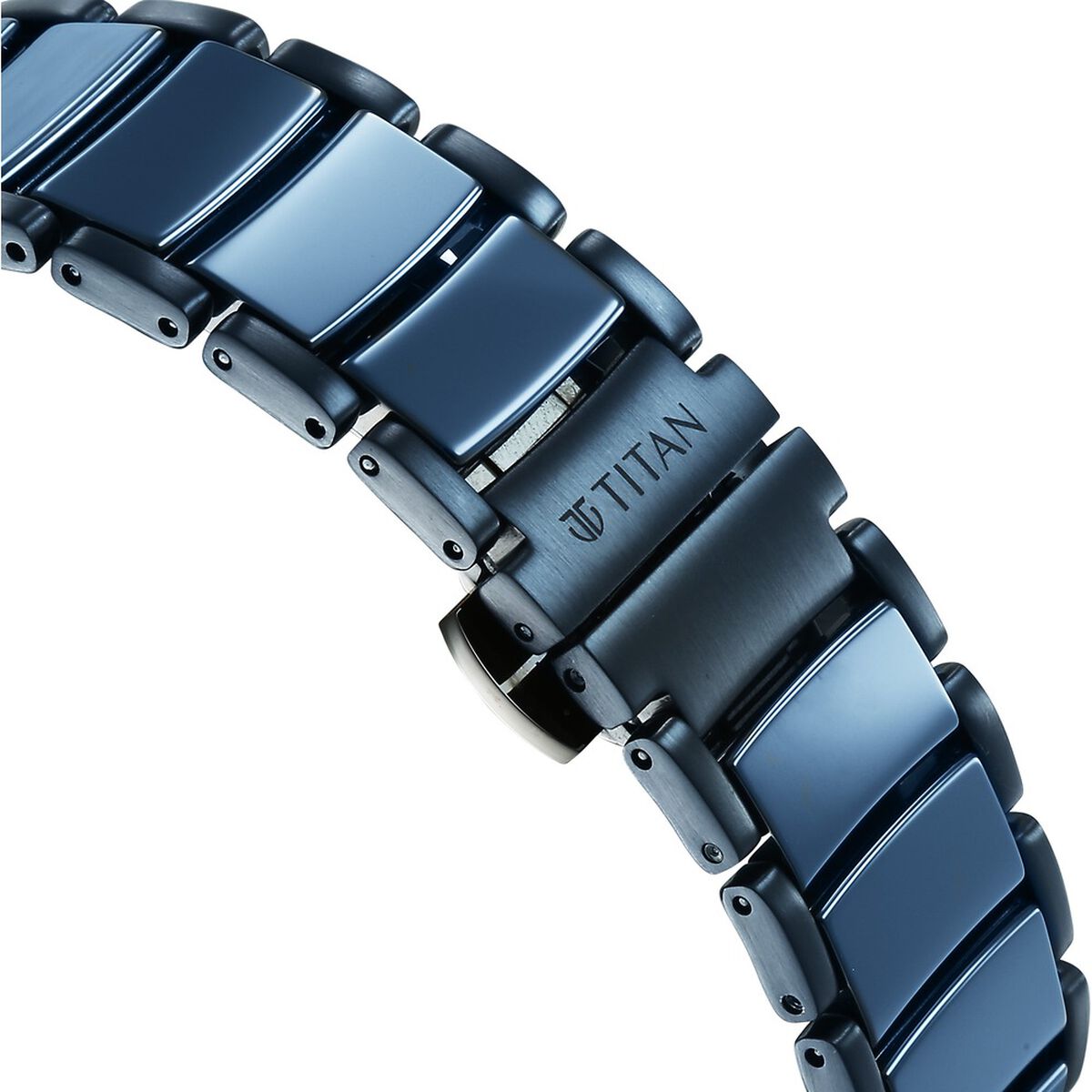Titan Edge Melange Slim Steel & Ceramic StrapÂ Blue Dial Analog Watch For Men 5