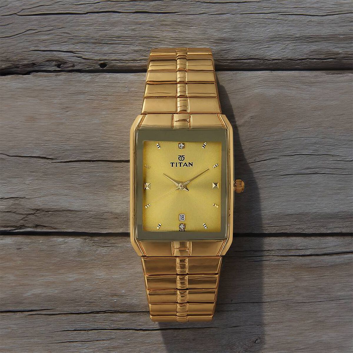 Titan Golden Dial Analog with DateMetal Strap watch for Men 1